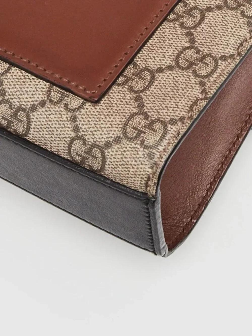 Gucci Beige/Black GG Supreme Coated Canvas Padlock Small Shoulder Bag - Picture 4 of 11